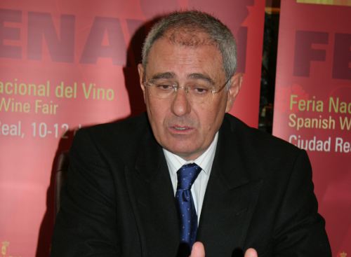 Ernesto Martínez Ataz, Rektor der Universität von Castilla-La Mancha